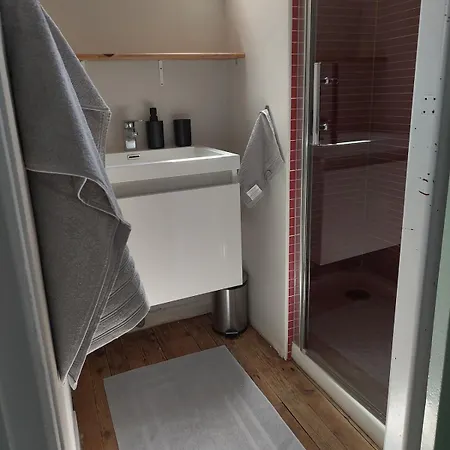 דירה Reseda Appartement, 50 M De La