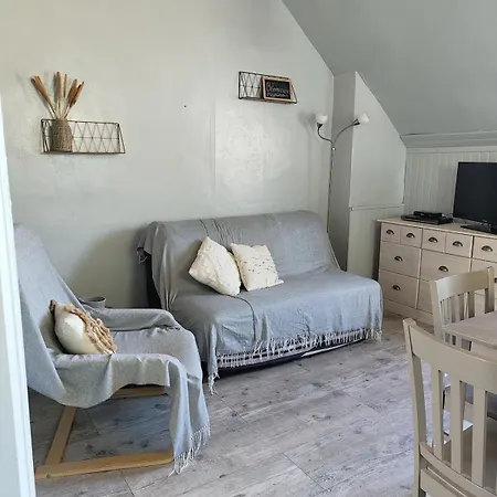 Reseda Appartement, 50 M De La Апартаменты О